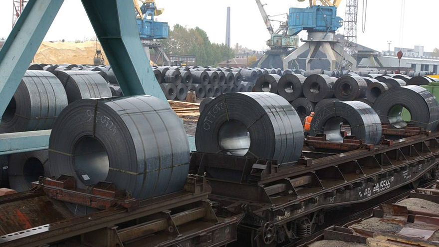 Перевозки черных металлов на экспорт выросли на 15,9% в январе – сентябре